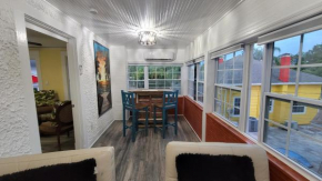 Lovely rental unit with free parking on premises, Clearwater Beach